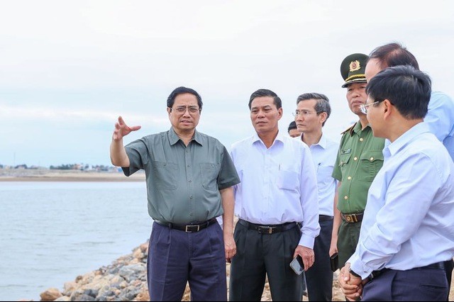 Thủ tướng kiểm tra, tháo gỡ vướng mắc cho các cảng biển, sân bay trọng điểm tại Hải Phòng