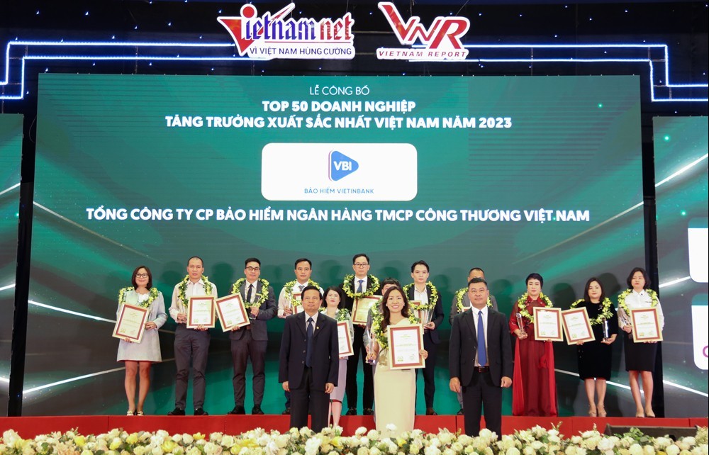 Bảo hiểm VietinBank lọt Top 500 doanh nghiệp tăng trưởng nhanh nhất Việt Nam - FAST500