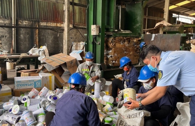 TP.Hồ Chí Minh: Tiêu hủy 900 sản phẩm hàng hóa vi phạm trị giá hơn 230 triệu đồng