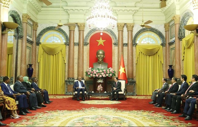 Chủ tịch nước Võ Văn Thưởng tiếp Đoàn đại biểu Đảng Cách mạng Tanzania
