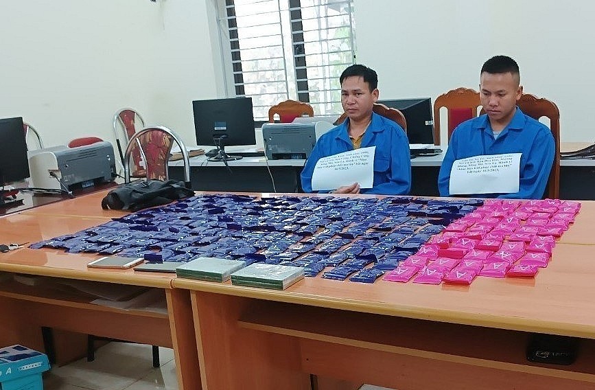 Sơn La: Bắt 2 đối tượng vận chuyển 2 bánh heroin, 48.000 viên ma túy