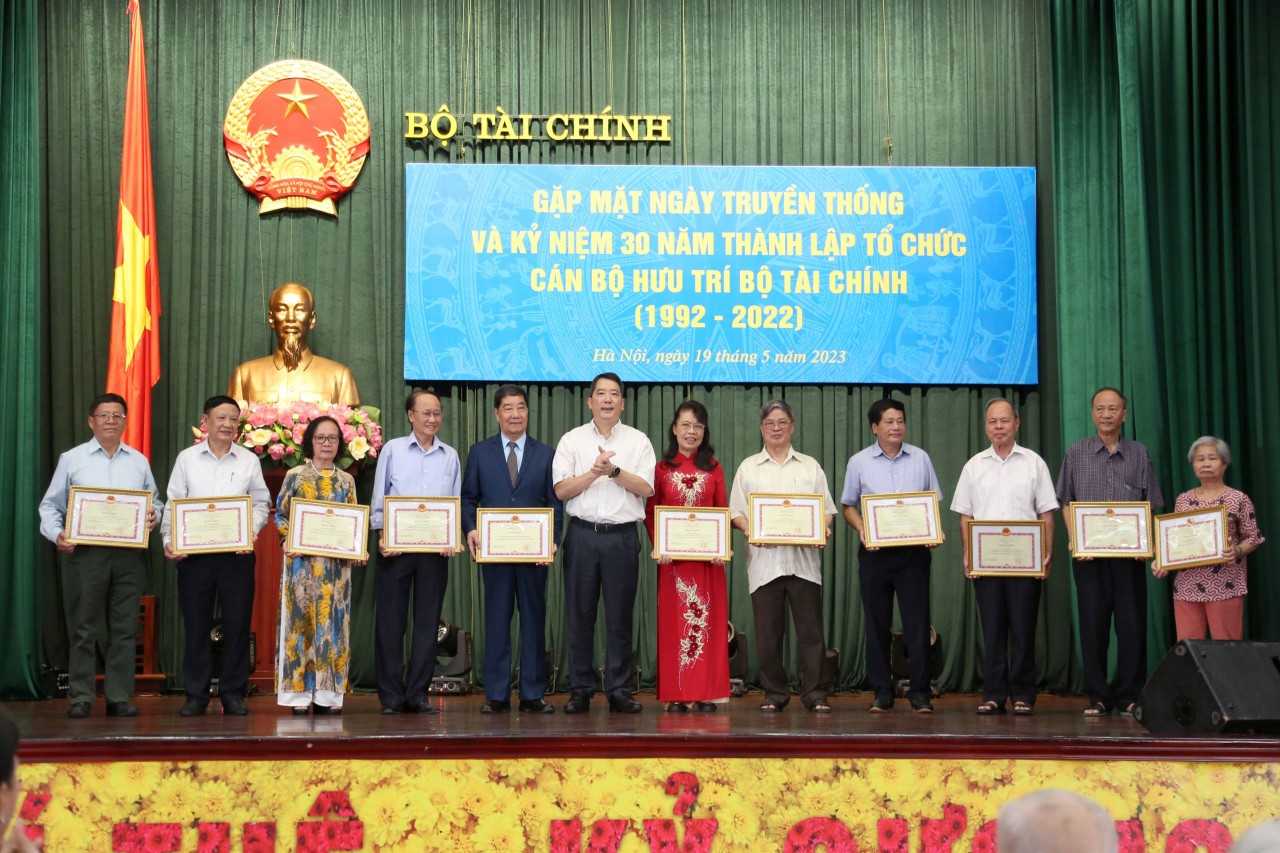 Gặp mặt và kỷ niệm 30 năm thành lập Ban liên lạc Hưu trí Bộ Tài chính Gặp mặt và kỷ niệm 30 năm thành lập Ban liên lạc Hưu trí Bộ Tài chính