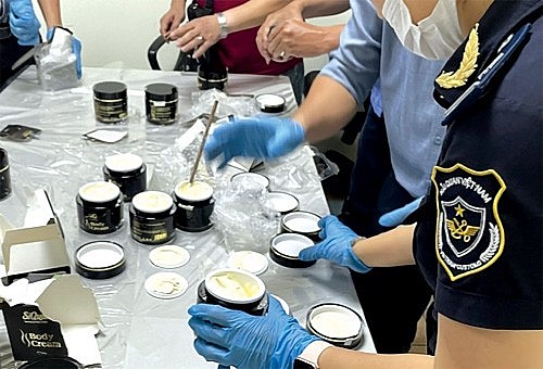 Căng mình ứng phó với nhiều thủ đoạn buôn lậu ma túy mới Căng mình ứng phó với nhiều thủ đoạn buôn lậu ma túy mới