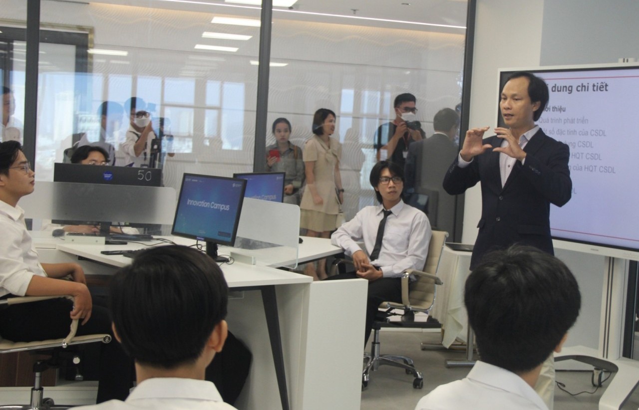 Samsung mang chương trình giáo dục công nghệ toàn cầu đến miền Trung