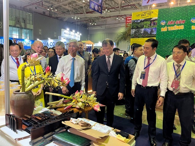 250 gian hàng tham gia tại Hội chợ hàng Việt Nam xuất khẩu năm 2023