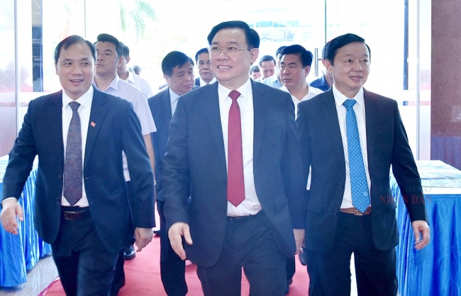 Chủ tịch Quốc hội Vương Đình Huệ dự Hội nghị công bố Quy hoạch tỉnh Hà Tĩnh
