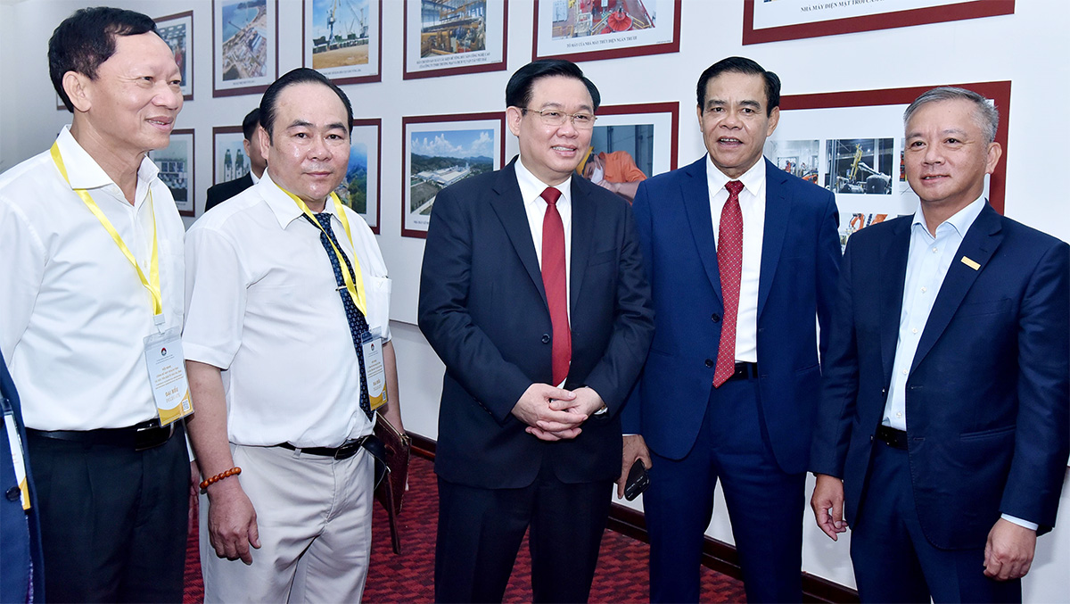 Chủ tịch Quốc hội Vương Đình Huệ dự Hội nghị công bố Quy hoạch tỉnh Hà Tĩnh thời kỳ 2021 - 2030 -0