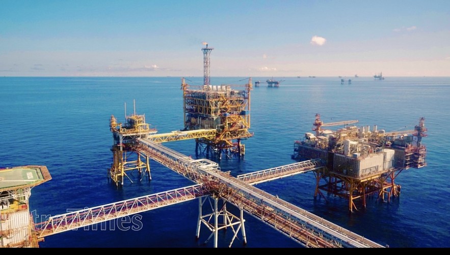 Petrovietnam: Khai thác dầu thô, sản xuất xăng dầu tăng trưởng ấn tượng