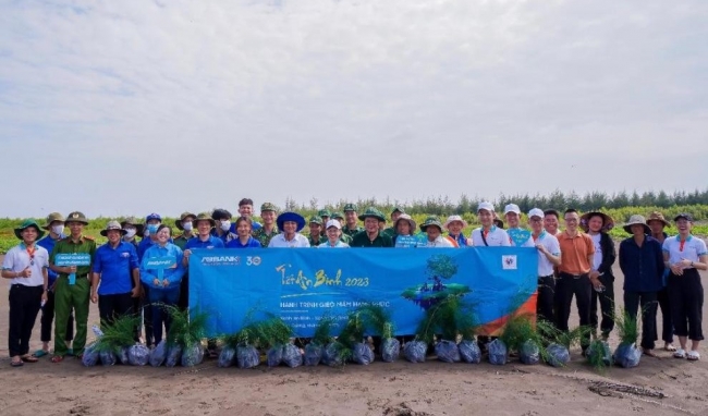ABBANK tài trợ 13.000 cây phi lao trồng rừng phòng hộ ven biển Tiền Giang