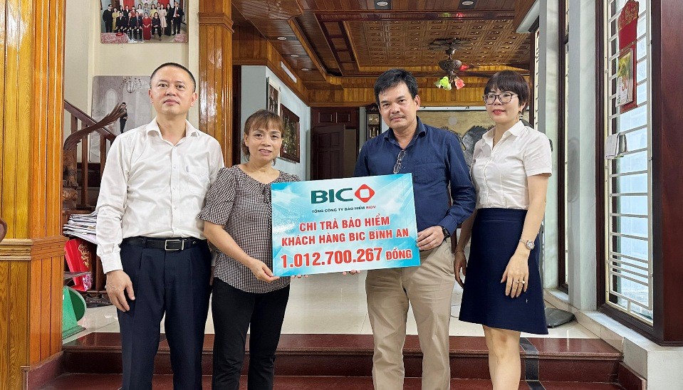 BIC chi trả hơn 1 tỷ đồng tiền bảo hiểm cho khách hàng vay vốn tại Hà Nội