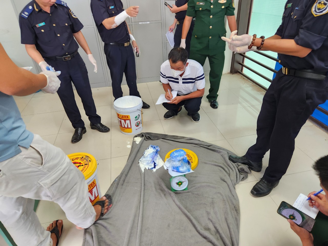 Hải quan Quảng Trị liên tiếp triệt phá 2 vụ vận chuyển trái phép ma túy lớn