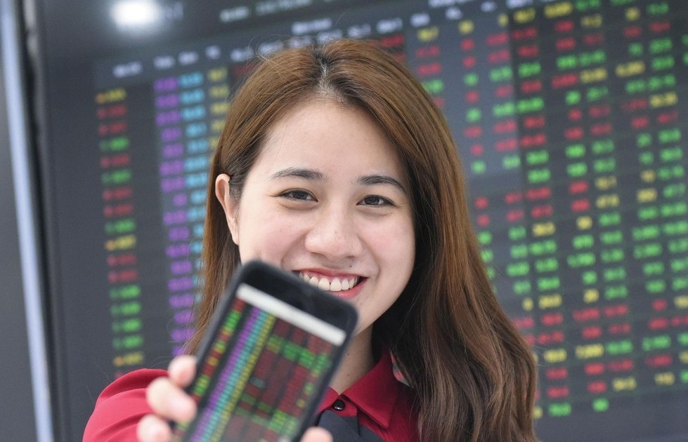 Chứng khoán 2/6: Tiền vào mạnh nhóm VN30, VN-Index tăng ấn tượng nhờ “cổ phiếu vua” nổi sóng