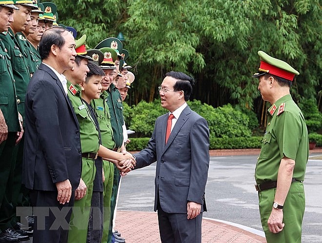 Chủ tịch nước nhấn mạnh Tổ quốc mãi mãi ghi công các anh hùng, liệt sỹ đã hy sinh anh dũng trên mặt trận đấu tranh phòng, chống tội phạm nói chung, tội phạm về ma túy nói riêng. Chủ tịch nước nhấn mạnh Tổ quốc mãi ghi công các anh hùng, liệt sỹ đã hy sinh trên mặt trận chống ma túy