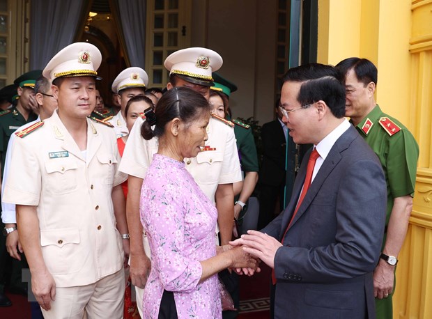 Tổ quốc mãi ghi công các anh hùng, liệt sỹ trong phòng, chống ma túy hình ảnh 2 To quoc mai ghi cong cac anh hung, liet sy trong phong, chong ma tuy hinh anh 2