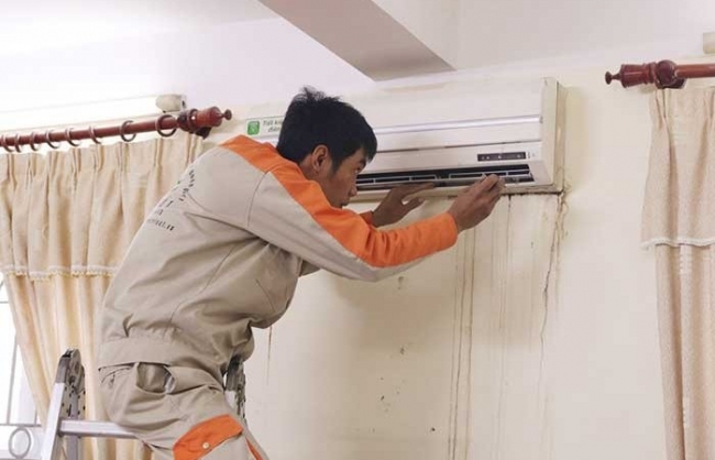 Hà Nội: Nắng nóng tăng cao, dịch vụ bảo dưỡng, sửa chữa điều hòa đắt khách