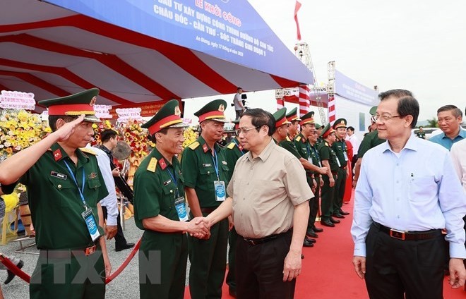 Thủ tướng phát lệnh khởi công dự án cao tốc Châu Đốc-Cần Thơ-Sóc Trăng