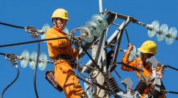 Thủ tướng yêu cầu cung ứng đủ điện cho nhân dân