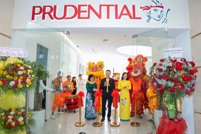 Prudential tiếp tục phủ rộng mô hình Trung tâm chăm sóc khách hàng mới