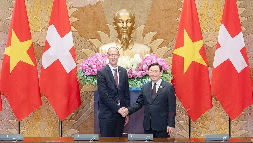 Chủ tịch Quốc hội Vương Đình Huệ đón, hội đàm với Chủ tịch Hội đồng Quốc gia Thụy Sĩ Martin Candinas