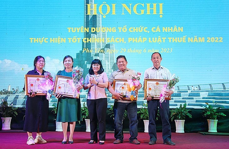 Cục Thuế Phú Yên tuyên dương 163 tổ chức, cá nhân nộp thuế tốt