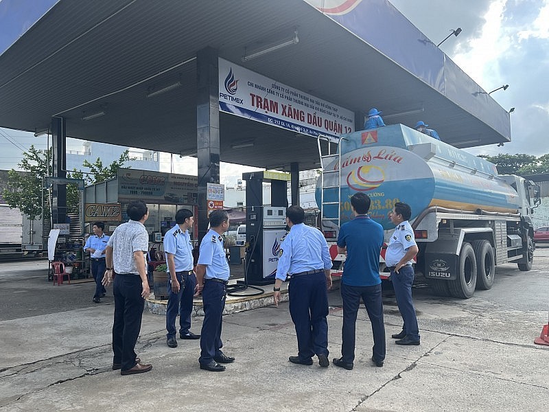 TP. Hồ Chí Minh: Tước giấy chứng nhận một cửa hàng xăng dầu