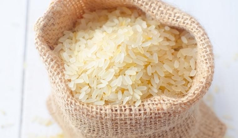 Ngày 4/7: Giá  gạo nguyên liệu điều chỉnh tăng 50 đồng/kg