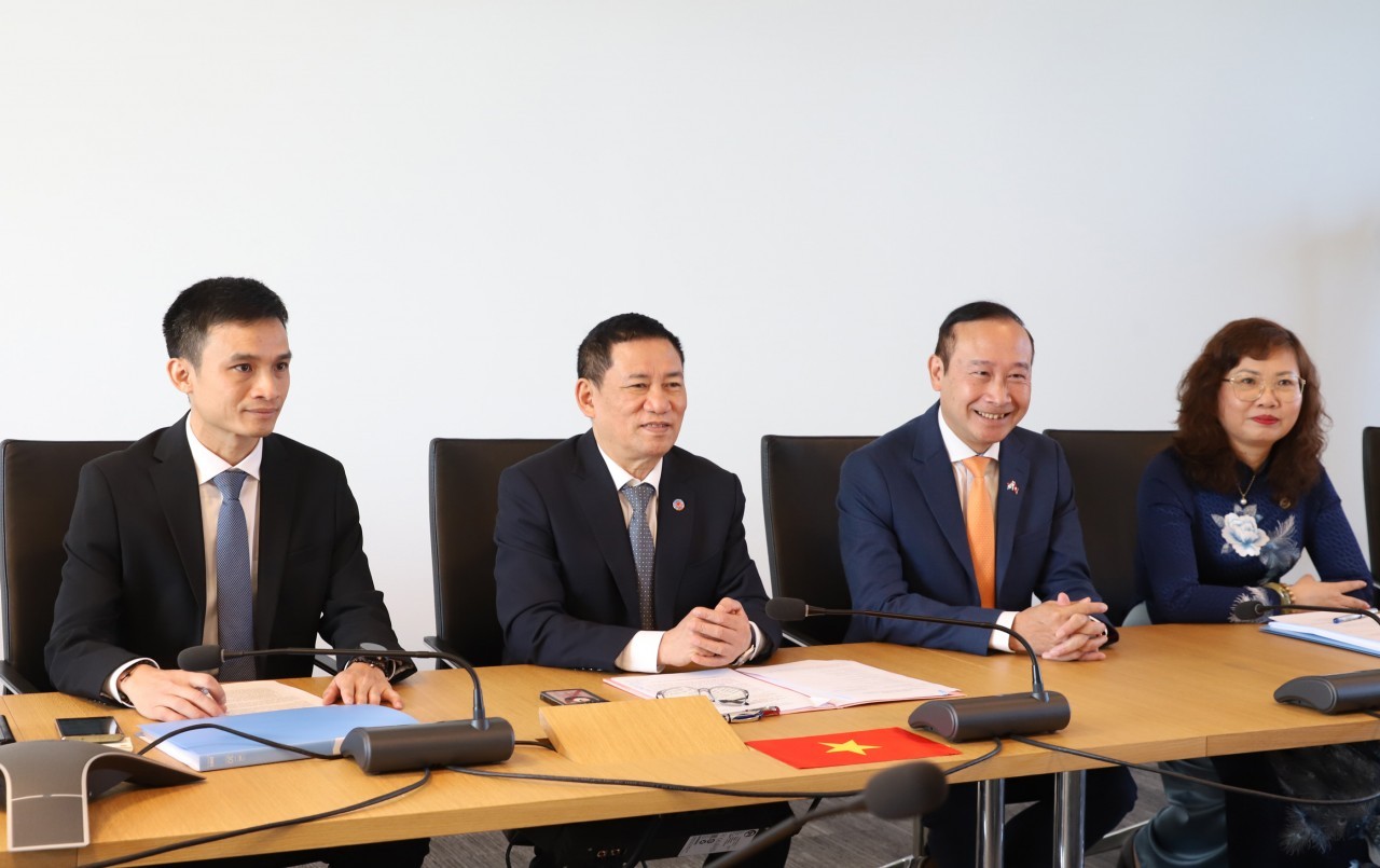 Further strengthen cooperation with Luxembourg Stock Exchange for green and sustainable development