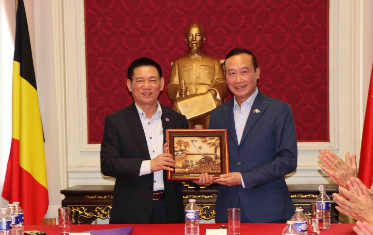 Chùm ảnh hoạt động của Bộ trưởng Bộ Tài chính Hồ Đức Phớc tại Bỉ và Luxembourg Chùm ảnh hoạt động của Bộ trưởng Bộ Tài chính Hồ Đức Phớc tại Vương quốc Bỉ và Luxembourg