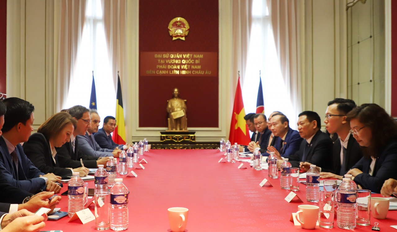 Chùm ảnh hoạt động của Bộ trưởng Bộ Tài chính Hồ Đức Phớc tại Bỉ và Luxembourg Chùm ảnh hoạt động của Bộ trưởng Bộ Tài chính Hồ Đức Phớc tại Vương quốc Bỉ và Luxembourg