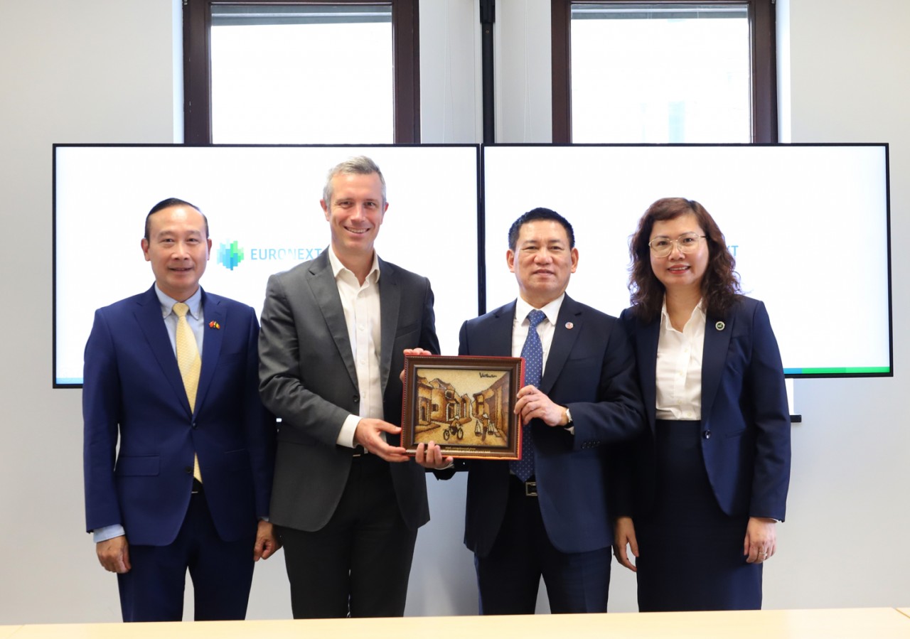 Chùm ảnh hoạt động của Bộ trưởng Bộ Tài chính Hồ Đức Phớc tại Bỉ và Luxembourg Chùm ảnh hoạt động của Bộ trưởng Bộ Tài chính Hồ Đức Phớc tại Vương quốc Bỉ và Luxembourg