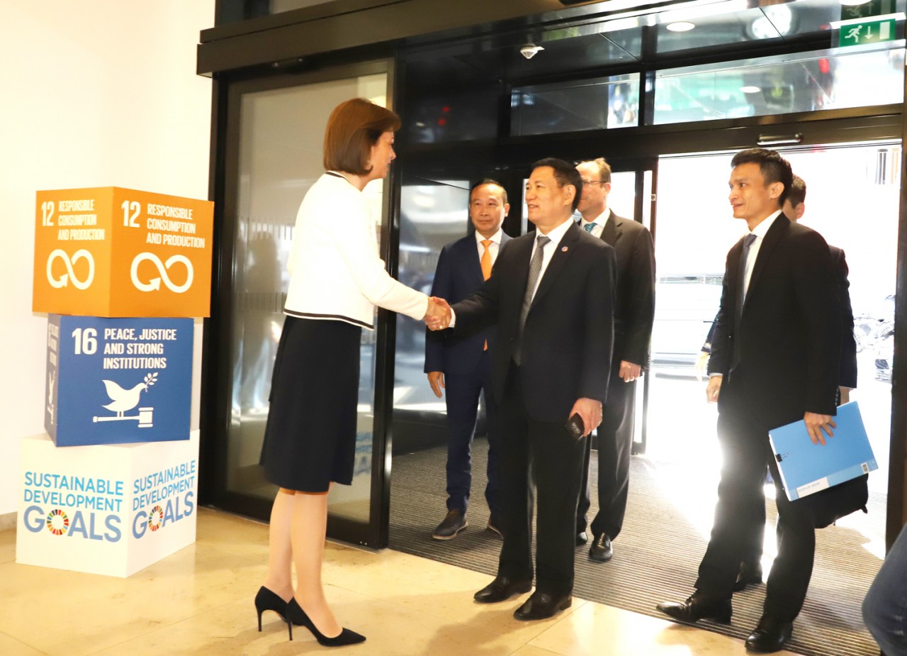 Chùm ảnh hoạt động của Bộ trưởng Bộ Tài chính Hồ Đức Phớc tại Vương quốc Bỉ và Luxembourg Chùm ảnh hoạt động của Bộ trưởng Bộ Tài chính Hồ Đức Phớc tại Vương quốc Bỉ và Luxembourg