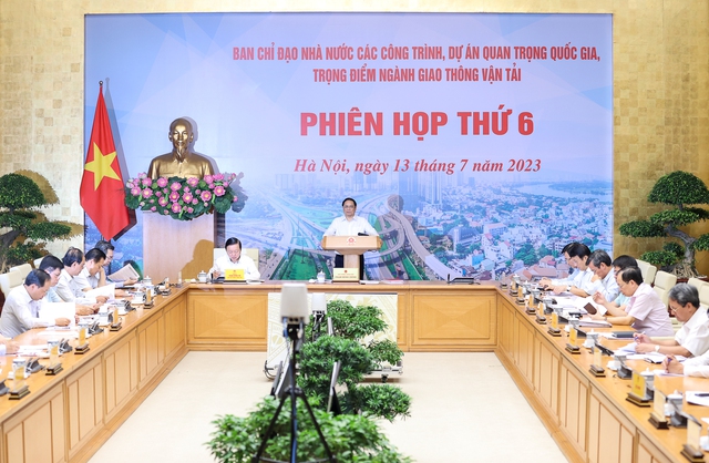 Thủ tướng chủ trì phiên họp Ban Chỉ đạo các công trình, dự án trọng điểm ngành GTVT - Ảnh 2.