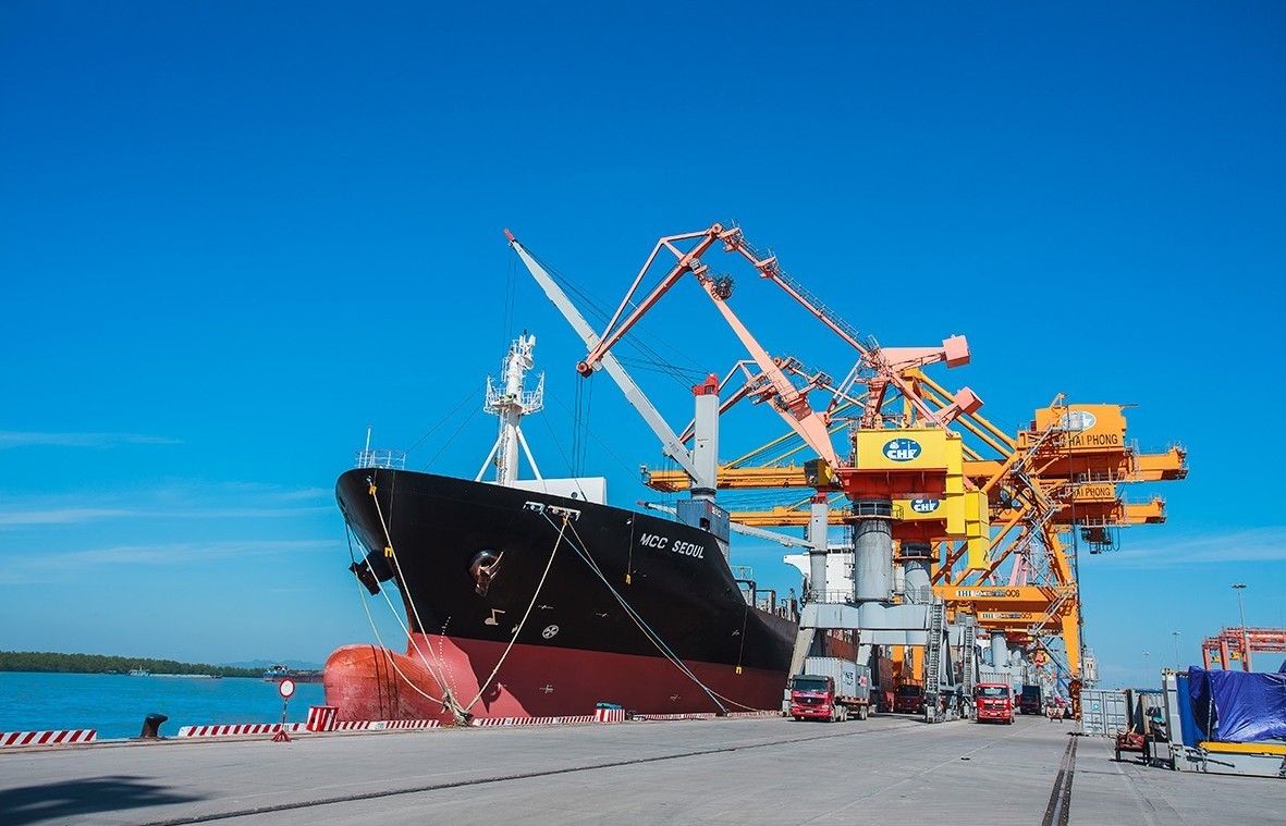 Phát triển cảng biển, đội tàu đẳng cấp quốc tế