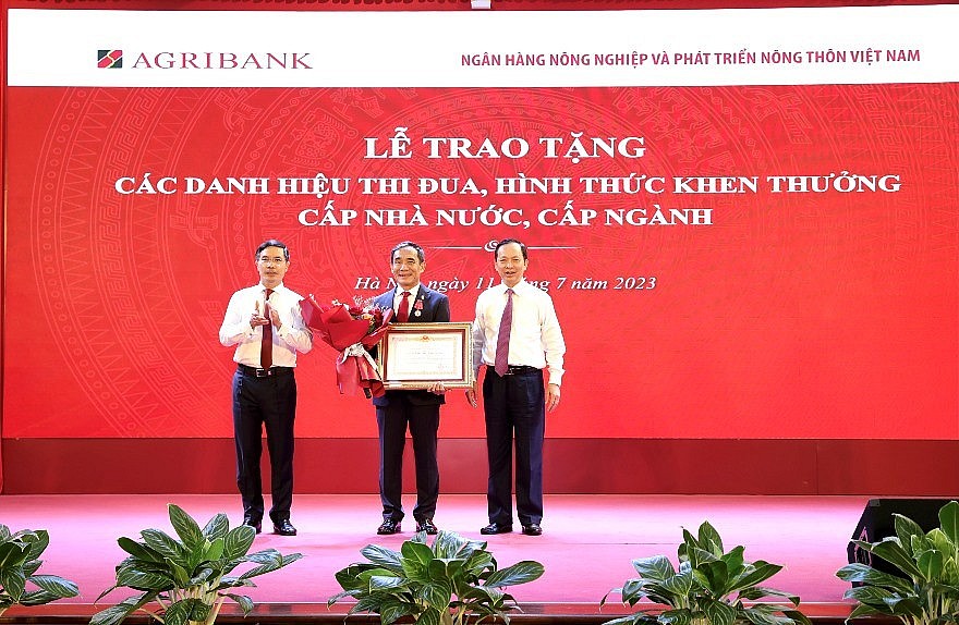 Agribank thực hiện 14 lần giảm lãi suất huy động, 7 lần giảm lãi suất cho vay trong 6 tháng