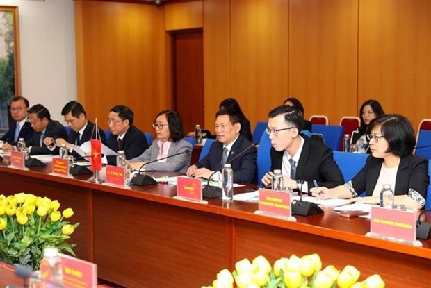 Vietnam, US further promote financial cooperation