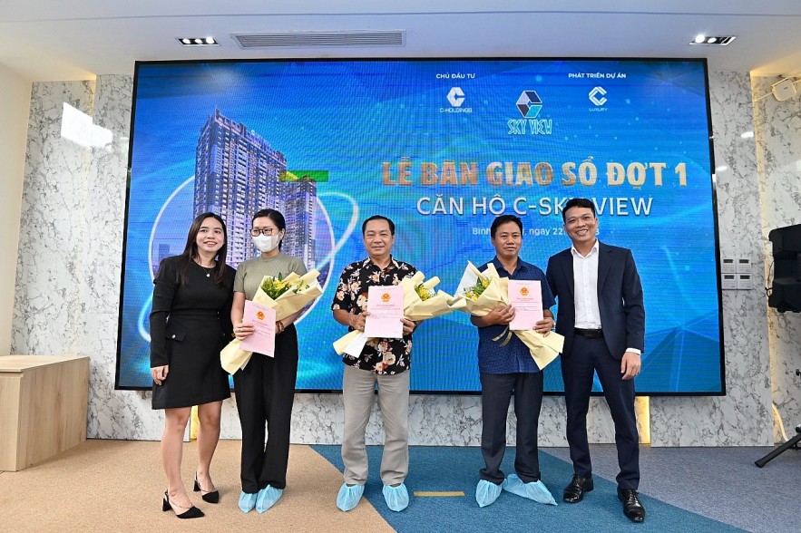 C-Holdings chính thức bàn giao sổ hồng cho cư dân C-Sky View