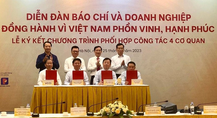 Báo chí và doanh nghiệp đồng hành cùng sự phát triển của đất nước