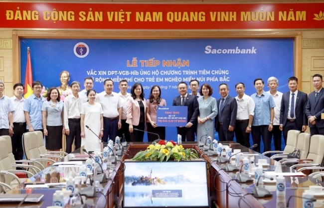 258.000 liều vaccine 5 trong 1 về Việt Nam để tiêm chủng mở rộng miễn phí cho trẻ
