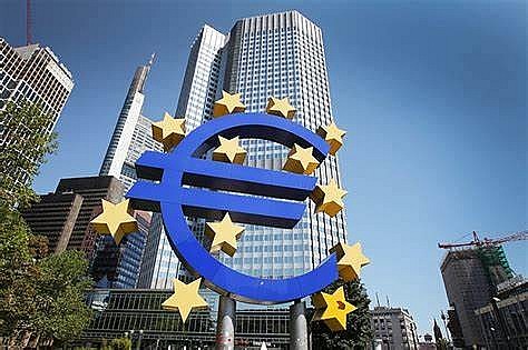 Kinh tế Eurozone kết thúc chuỗi tăng trưởng âm
