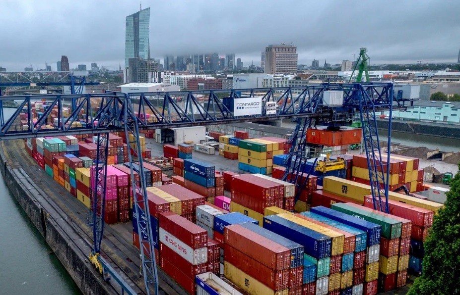 IMF nâng dự báo tăng trưởng kinh tế toàn cầu năm 2023