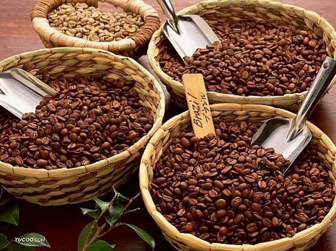 Ngày 2/8: Giá cà phê Robusta và hồ tiêu tăng, cao su giảm