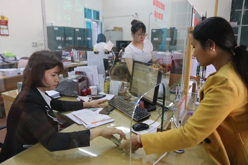 Tỷ giá nhích tăng nhẹ, giá vàng “thăm dò” các tín hiệu mới