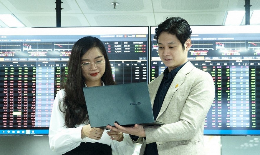 VN-Index đứng trước cơ hội tiến lên mốc 1.300 điểm trong tháng 8