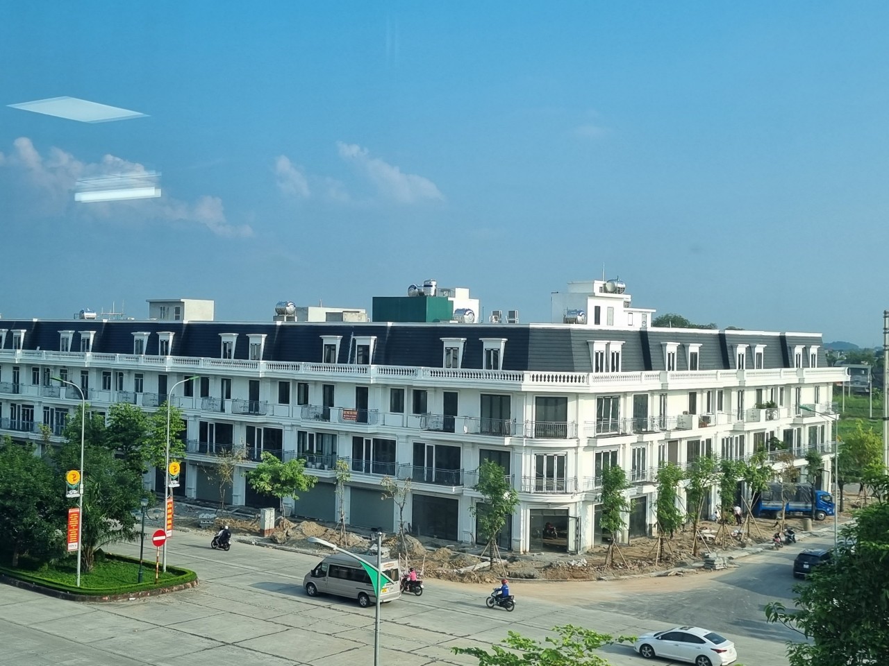 Hà Nội: Giá bán căn hộ tiếp tục tăng, cần tới 18 năm tiết kiệm không tiêu xài mới có thể mua được nhà