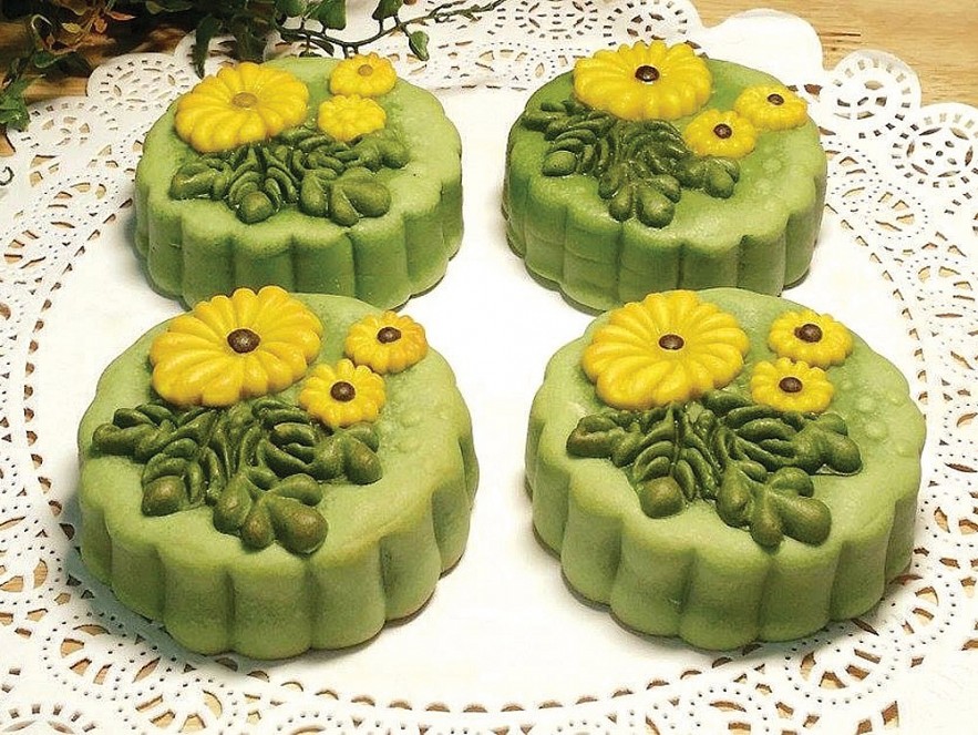 Hà Nội: Thị trường bánh Trung Thu đón khách sớm, nhiều mẫu mã 'độc lạ'