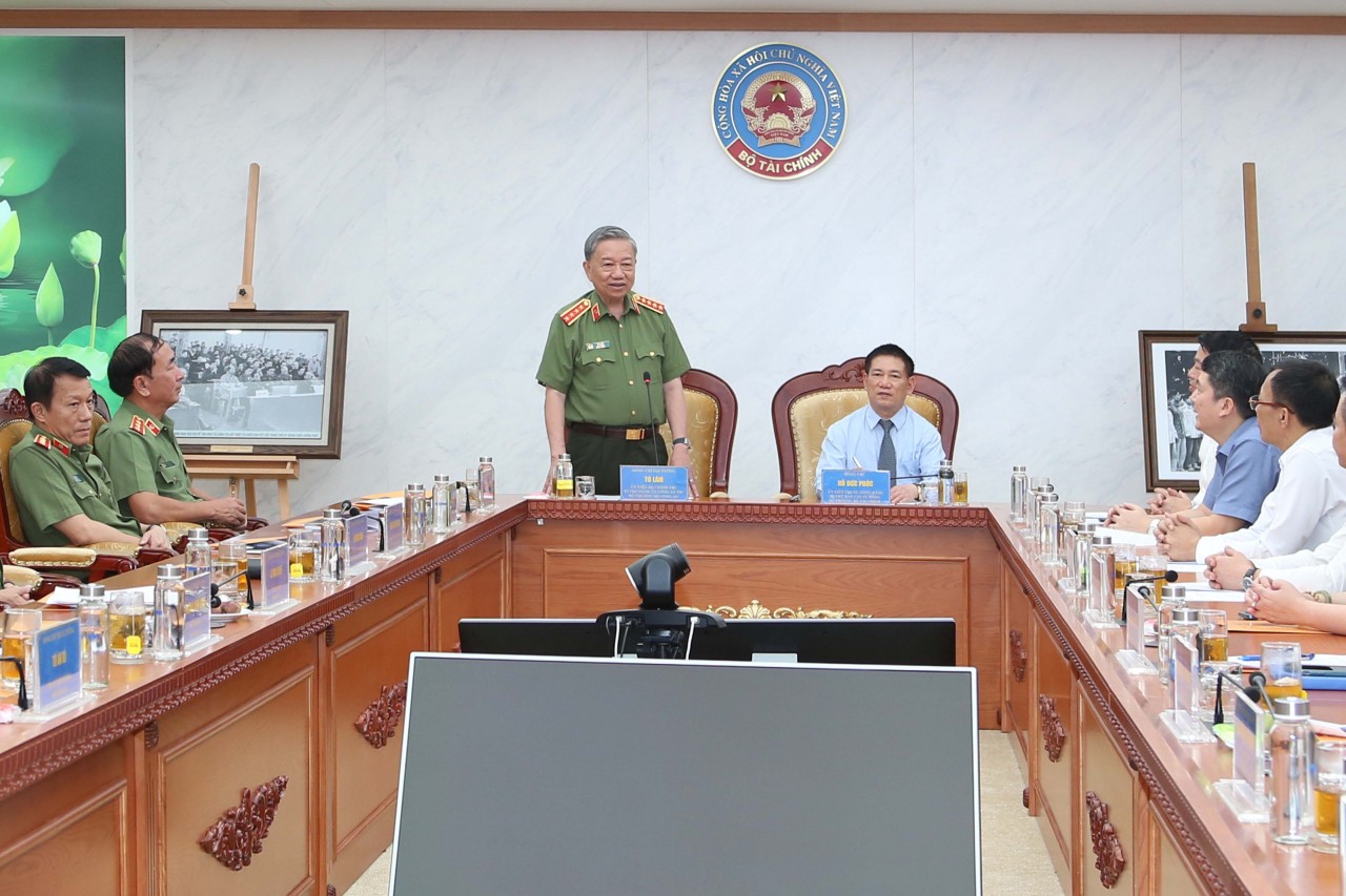 Bộ Tài chính và Bộ Công an tăng cường phối hợp công tác phòng, chống vi phạm trong lĩnh vực tài chính