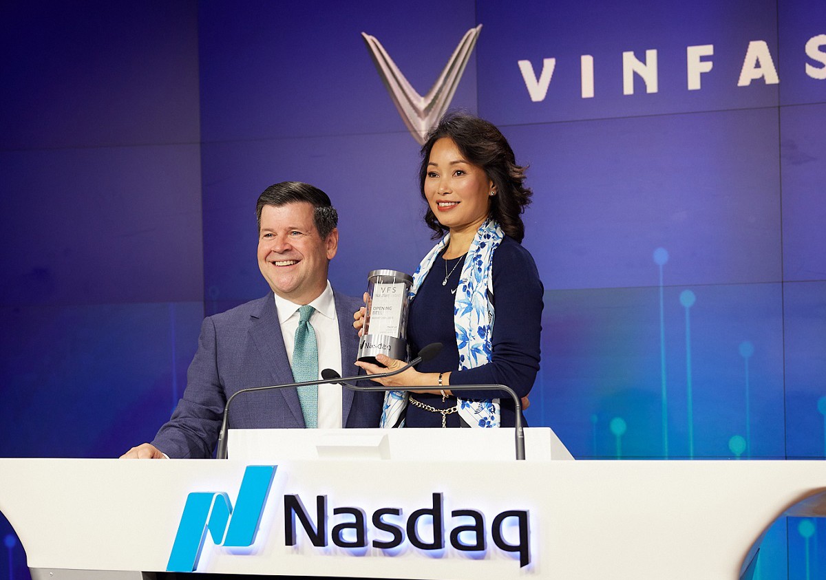 VinFast chính thức lên sàn Nasdaq với vốn hóa hơn 23 tỷ USD VinFast chính thức lên sàn Nasdaq với vốn hóa hơn 23 tỷ USD