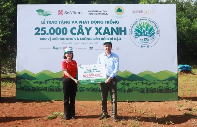 SeABank trao tặng 25.000 cây phủ xanh đất rừng tại Đắk Lắk