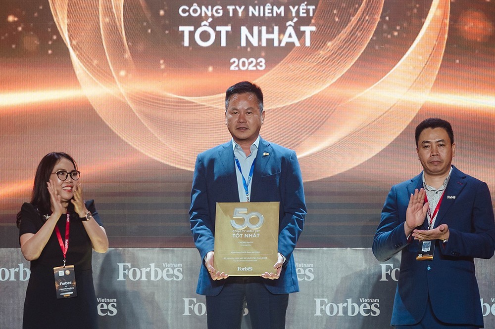 MB vào Top 50 công ty niêm yết tốt nhất Việt Nam 2023 của Forbes