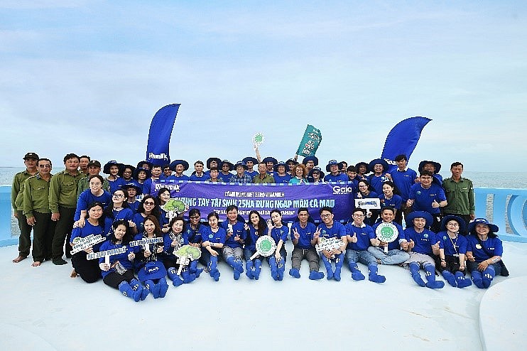 Đẩy mạnh dự án 'cánh rừng Net Zero', Vinamilk khoanh nuôi tái sinh 25 ha rừng ngập mặn Cà Mau